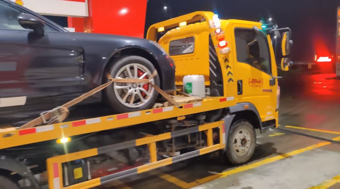 南川行车途中遇到突发状况该如何呼叫道路救援？